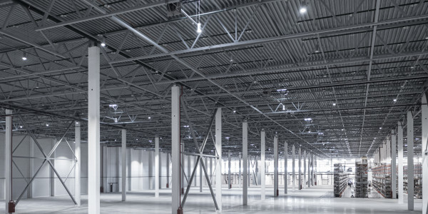 Reformas Integrales de Naves Industriales Cornudella de Montsant · Instalación de Iluminación Eficiente