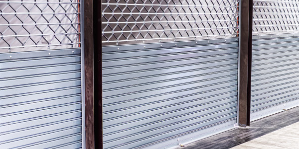 Reformas Integrales de Tiendas y Locales  Comerciales l' Aleixar · Instalación de  Ventanas y Persianas Comerciales